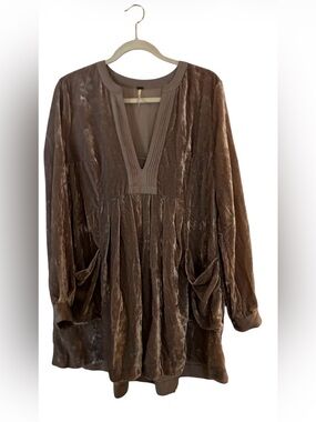 Free People velvet tunic dress in a mocha mousse brown color Sz M